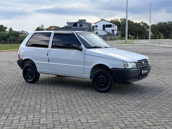 FIAT UNO 1.0 MPI MILLE FIRE 8V FLEX 2P MANUAL FIAT UNO 1.0 MPI MILLE FIRE 8V FLEX 2P MANUAL